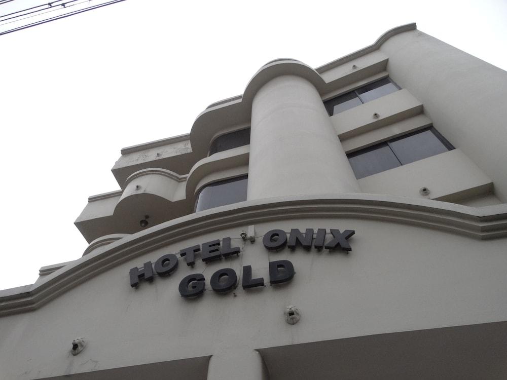Hotel Onix Gold グアヤキル エクステリア 写真